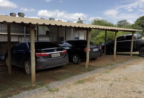 Pousada Fazenda na Serra da Canastra - Estacionamento Coberto